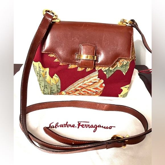 Vintage Salvatore Ferragamo Botanical prints Nano Crossbody bag- 💯% Authentic - Picture 1 of 13